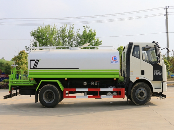 國六解放 13噸 灑水車