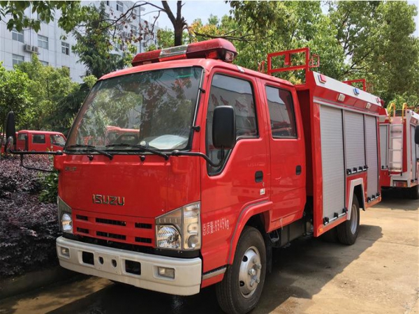 國六五十鈴600泡沫消防車2噸