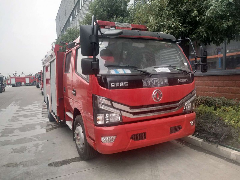 國六東風5噸泡沫消防車