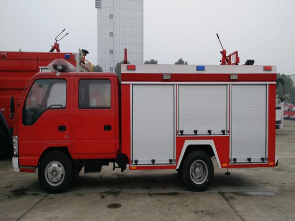 國六五十鈴600泡沫消防車2噸