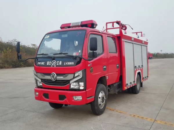 國(guó)六東風(fēng)凱普特2.5噸水罐消防車