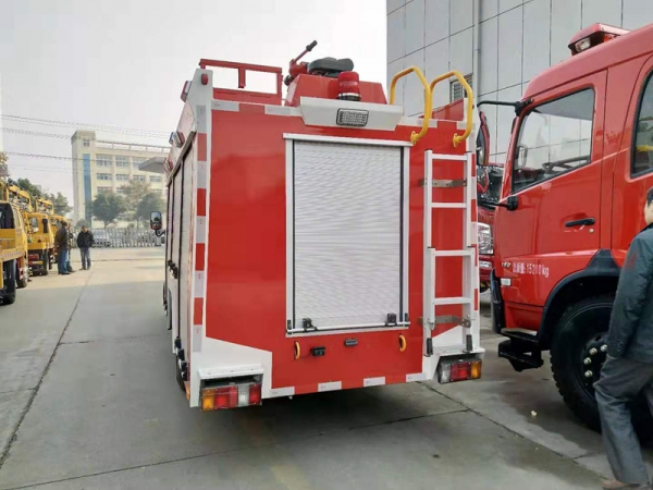 五十鈴700P 3.5噸水罐消防車