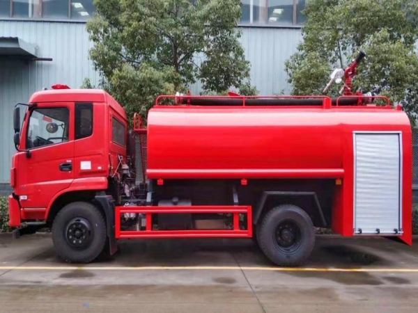 東風天錦消防灑水車10噸