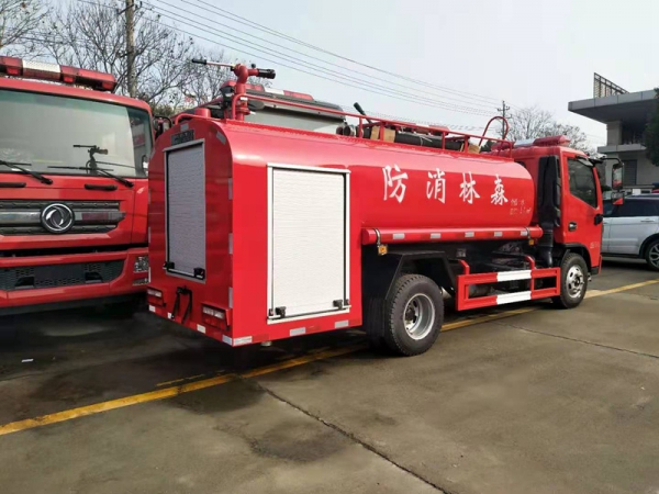 東風單排座消防灑水車4噸-4.5噸