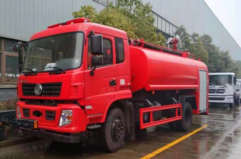 東風天錦消防灑水車10噸